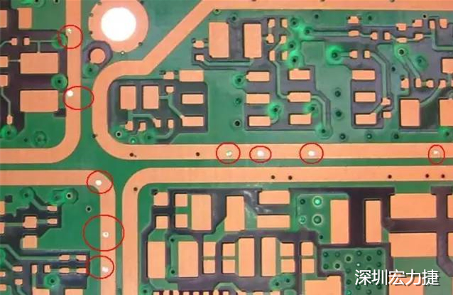 防止PCB過波峰焊時(shí)錫從導(dǎo)通孔貫穿元件面造成短路；特別是我們把過孔放在BGA焊盤上時(shí)，就必須先做塞孔，再鍍金處理，便于BGA的焊接。