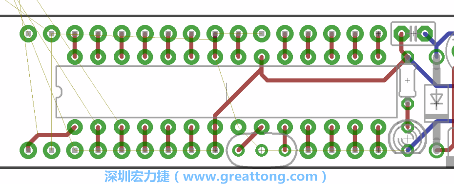 諧振器應(yīng)擺放在ATmega微控制器的針腳8、9和10旁邊，在共鳴器和微控制器中間的高頻信號線應(yīng)該要愈短愈好，此外，其它的信號線應(yīng)該要遠(yuǎn)離這個區(qū)域且配置在諧振器的下方，這樣做是為了防止不必要的無線電波干擾。