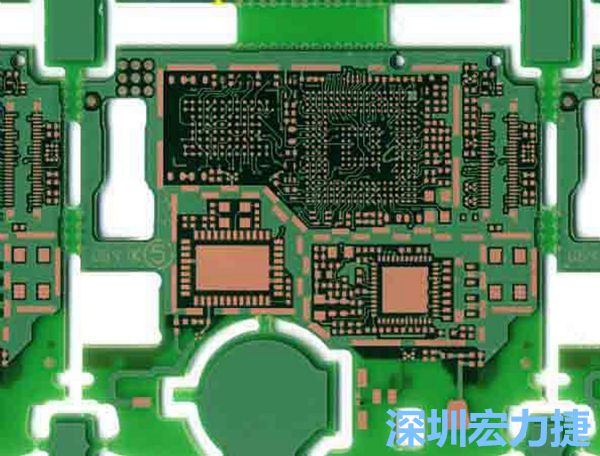 在產(chǎn)品極度要求小型化設(shè)計(jì)時(shí)，可利用HDI板材壓縮主板面積，同時(shí)具減輕重量優(yōu)點(diǎn)。