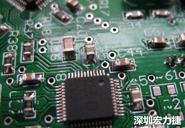 音訊電路訊號品質(zhì)，是影響操作體驗的關(guān)鍵，電路布局要特別注意。