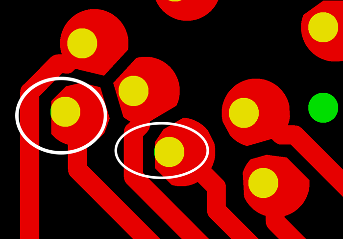 PCB生產(chǎn)會產(chǎn)生同一方向性的小小量偏移，焊盤被削的方向無規(guī)則，最惡劣的情況還會出現(xiàn)個別孔破焊環(huán)